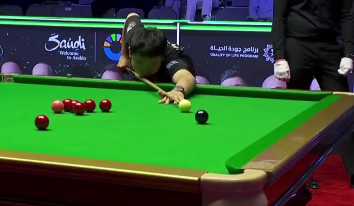 精彩绝伦：女足比赛传奇名将带队重返赛场的简单介绍